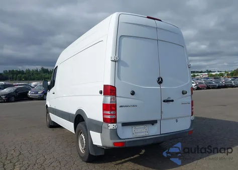 2014 Mercedes-Benz Sprinter 2500 Normal Roof z USA, uszkodzony, nr VIN WD3PE7CC6E5856339
